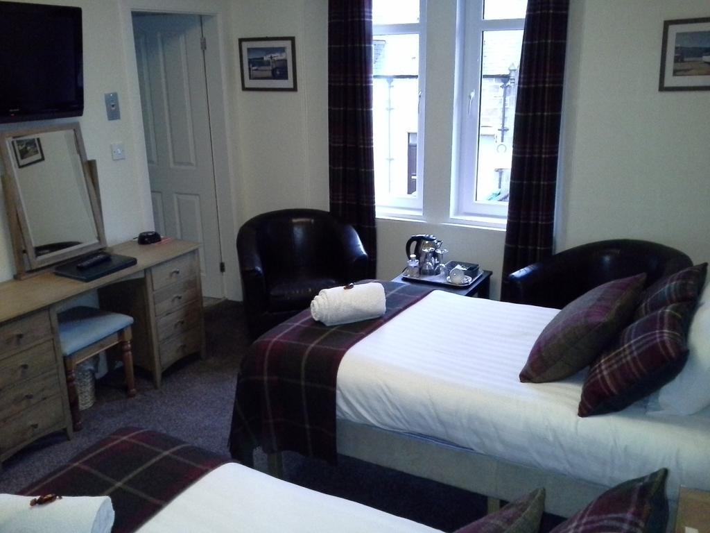 אינברנס Carisbrooke Guest House מראה חיצוני תמונה