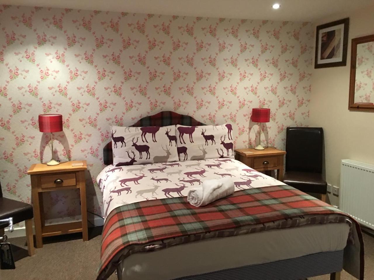 אינברנס Carisbrooke Guest House מראה חיצוני תמונה