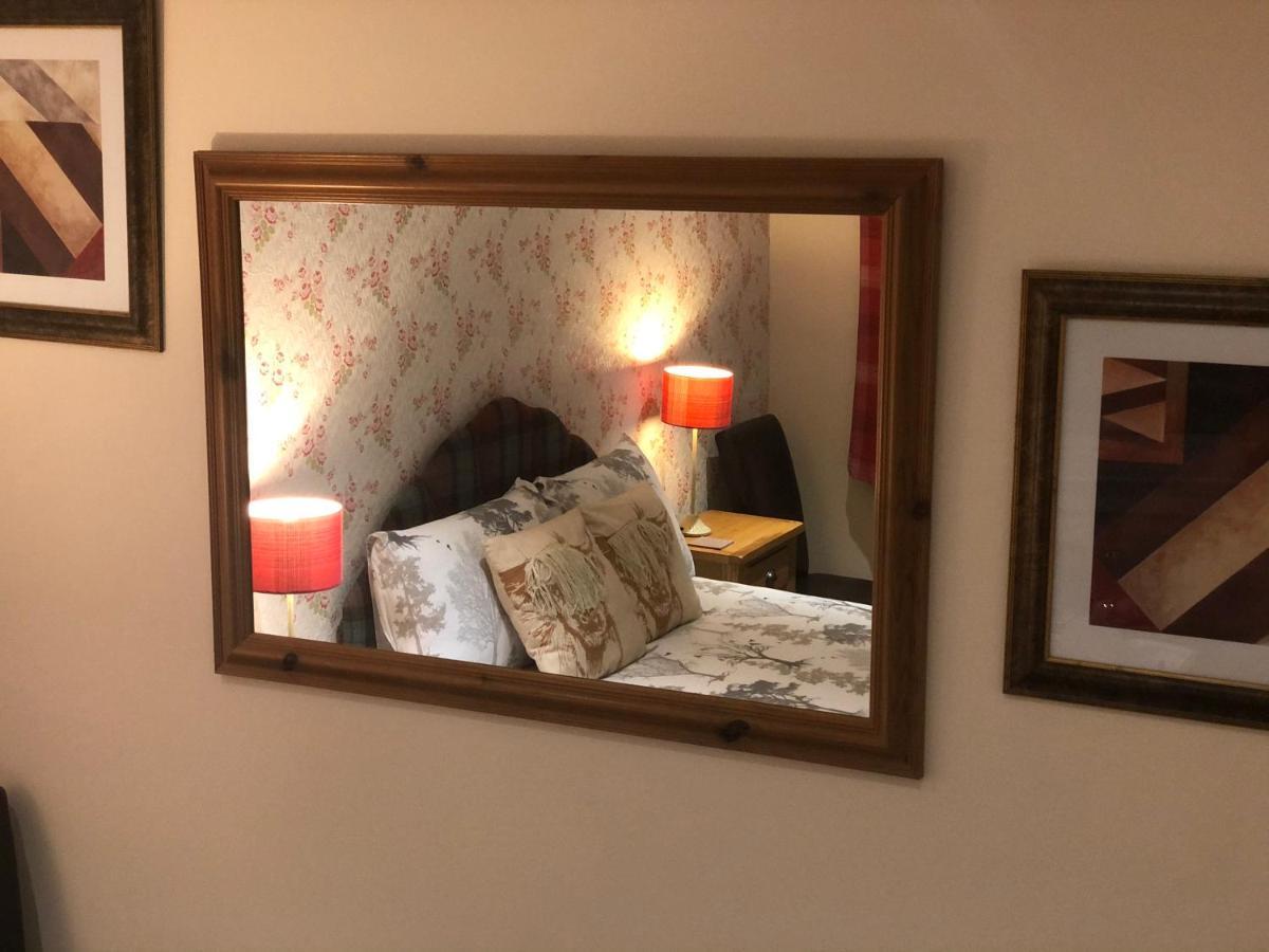אינברנס Carisbrooke Guest House מראה חיצוני תמונה