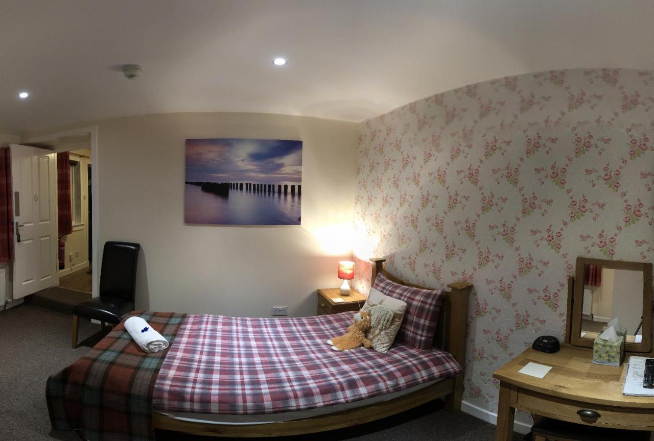 אינברנס Carisbrooke Guest House מראה חיצוני תמונה