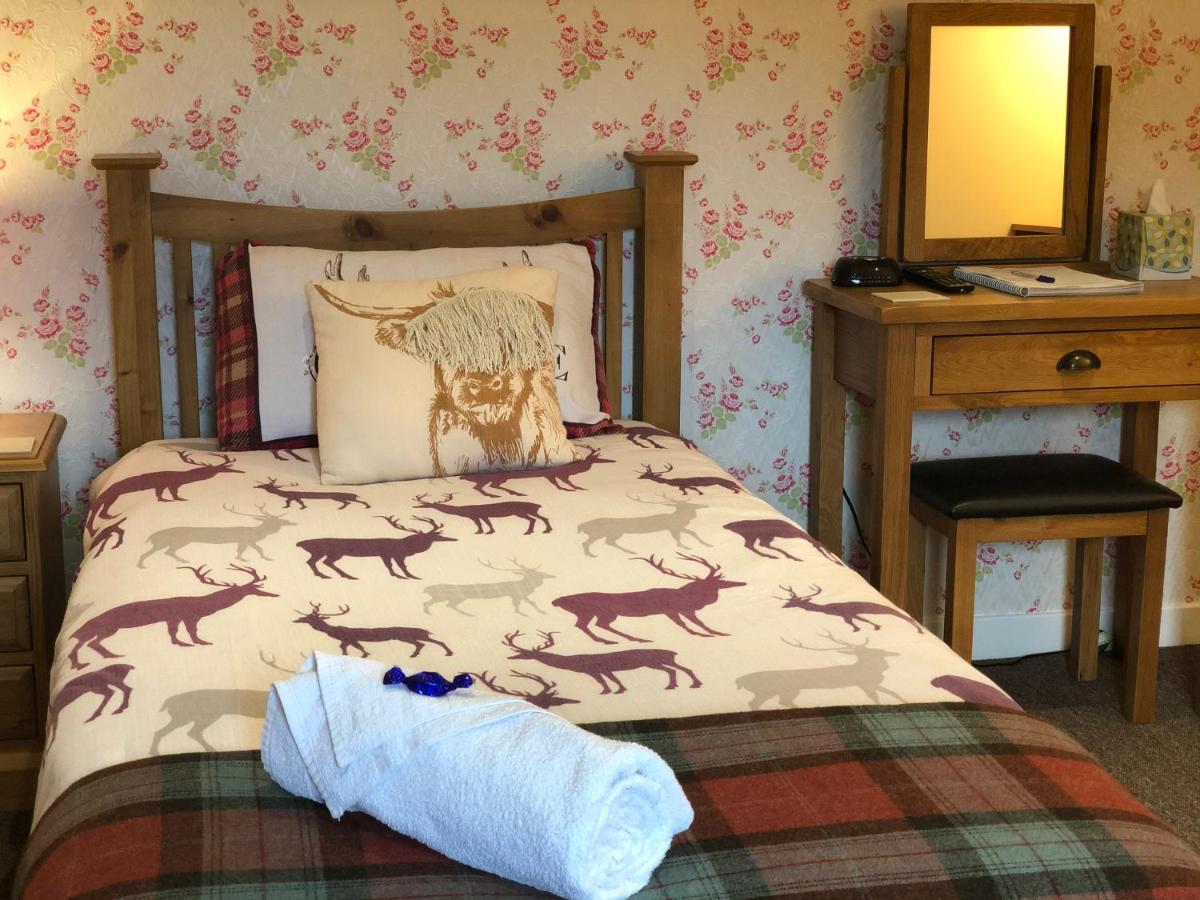 אינברנס Carisbrooke Guest House מראה חיצוני תמונה