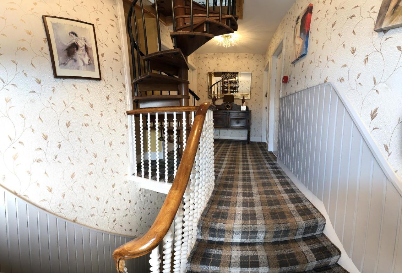 אינברנס Carisbrooke Guest House מראה חיצוני תמונה
